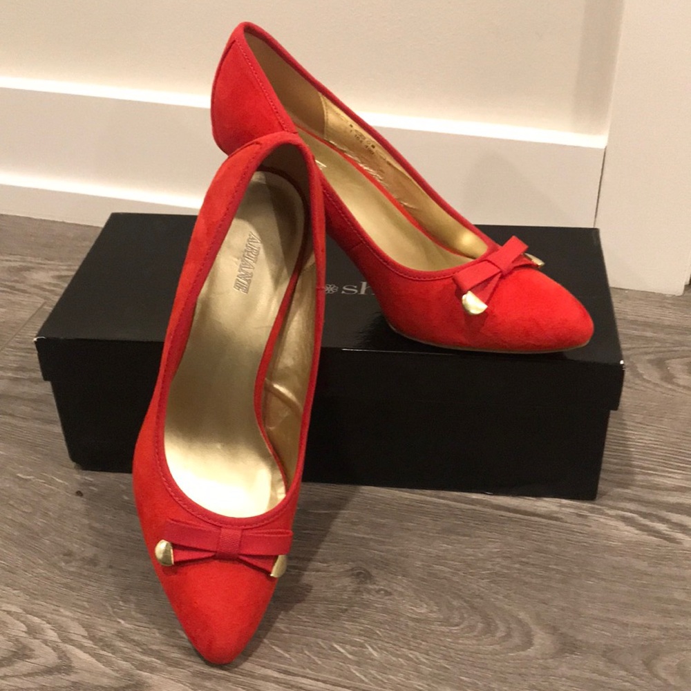 Ariane size39 red velvety low heel shoes with bows